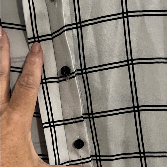 White House Black Market Plaid Button-Up Blouse - Picture 3 of 9